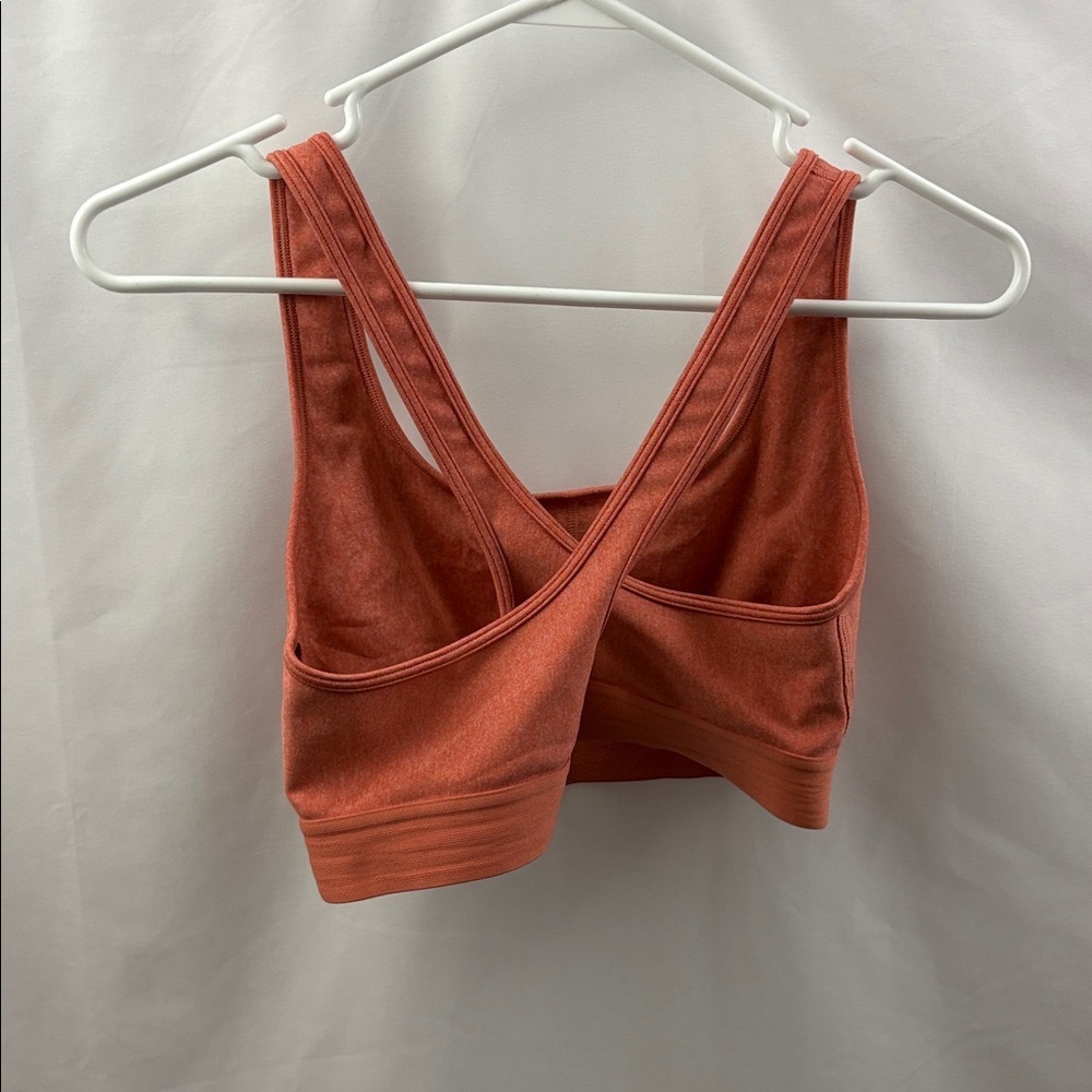 Under Armour Sports Bra Women's Sz L Salmon Color Sports Wear Yoga Compression - Picture 4 of 6